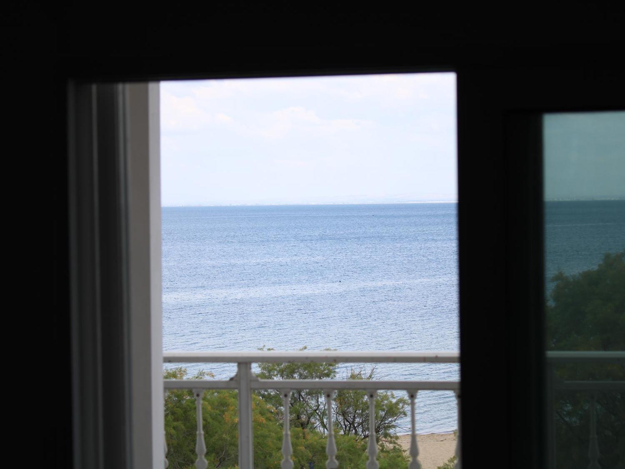 Sunshine Apartments By The Sea Skala Neon Epivaton Экстерьер фото